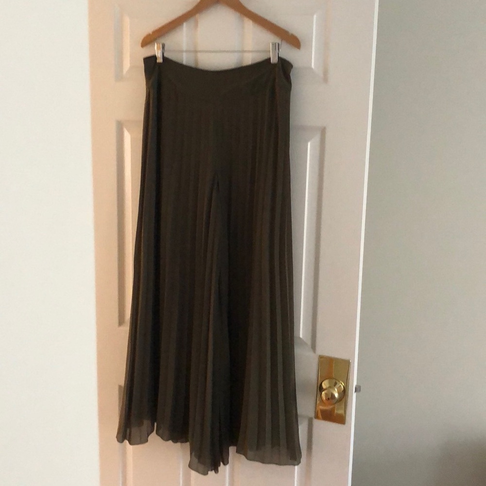 Olive green pleated Palazzo maxi size 12